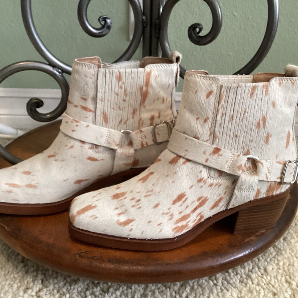 Sam Edelman Bellamie Calf Hair Block Heel Chelsea Cowgirl Style Bootie Ivory 9